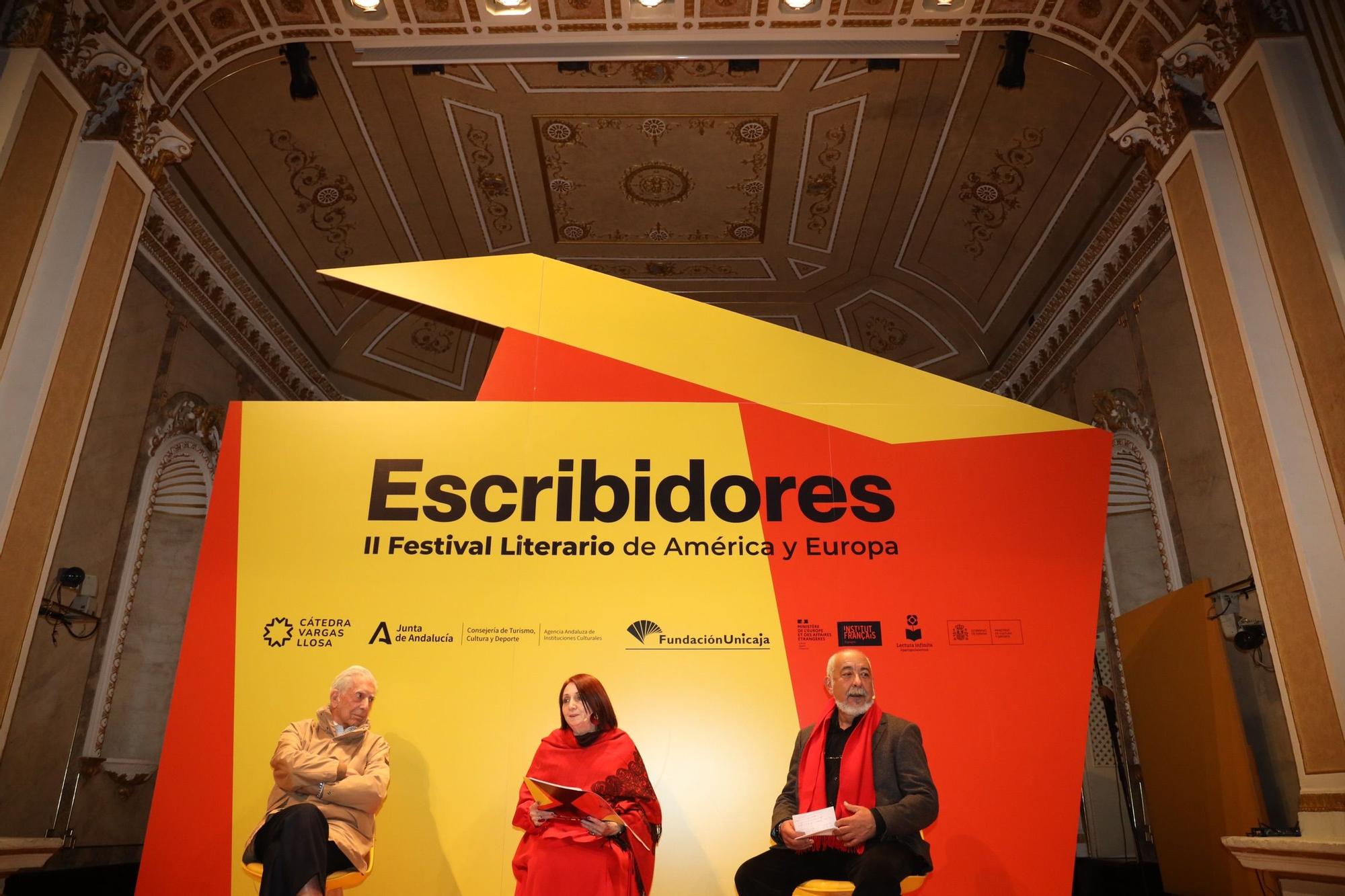 Acto inaugural del II Festival Literario de América y Europa 'Escribidores', en la sala Unicaja de conciertos María Cristina.