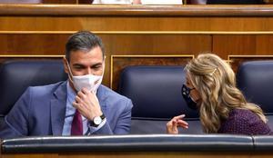 El presidente del Gobierno, Pedro Sánchez, y la vicepresidenta segunda, Yolanda Díaz, en el Debate sobre los Presupuestos Generales del Estado.