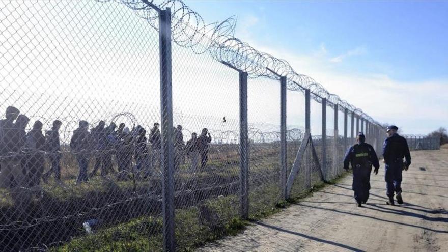 La policía eslovaca hiere de bala a una refugiada en la frontera con Hungría