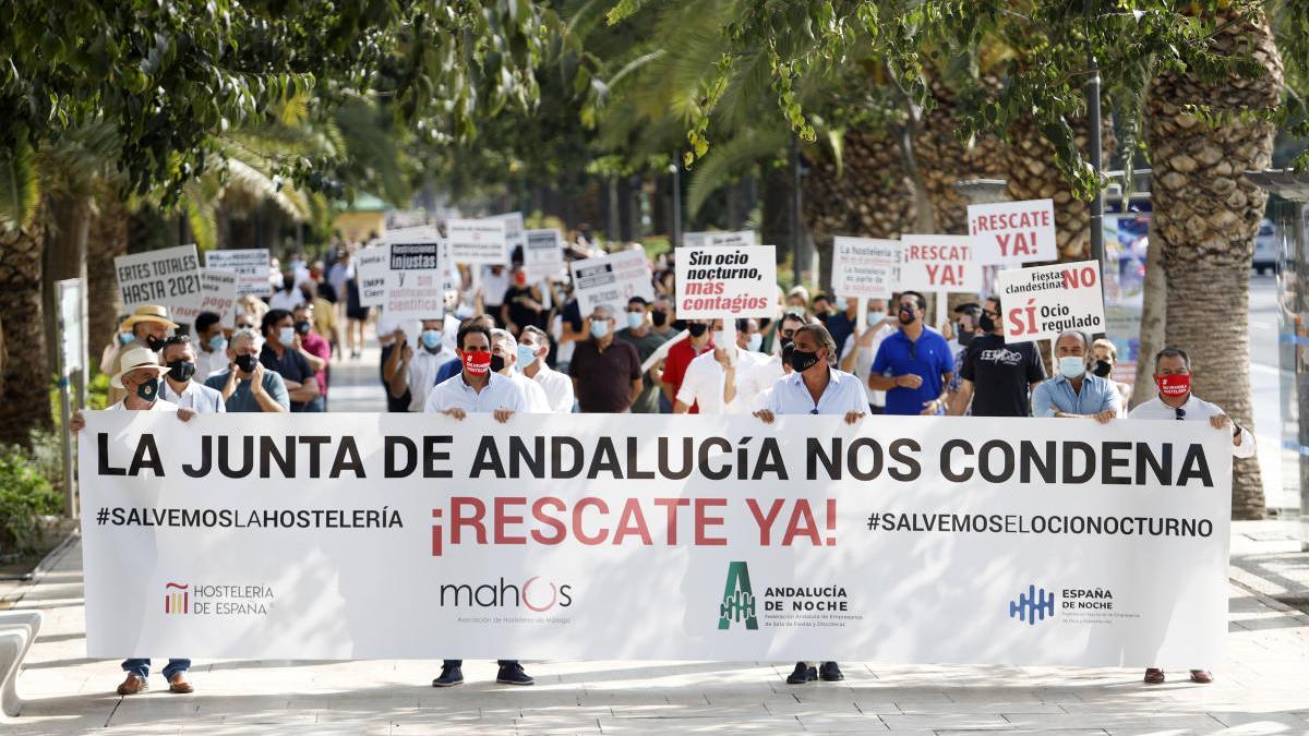 Los hosteleros malagueños, durante una manifestación.