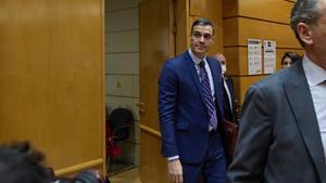 El presidente del Gobierno, Pedro Sánchez, a su llegada a una sesión de control al Gobierno en el Senado, a 21 de diciembre de 2022, en Madrid (España).  El presidente del Gobierno, Pedro Sánchez, y el líder del PP, Alberto Núñez Feijóo, celebran este mié