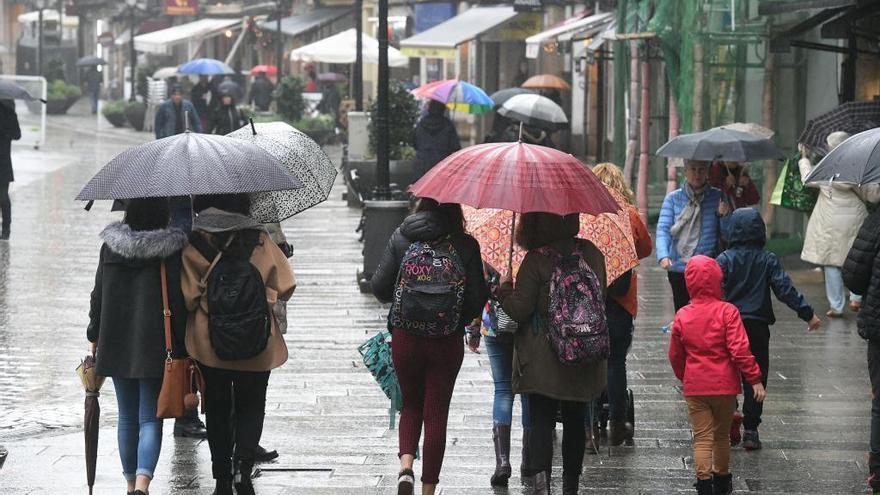 Paraguas en una calle de A Coruña.