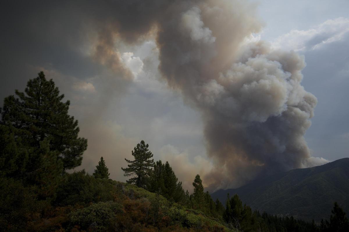 Grandes incendios en la zona de Running Springs en California