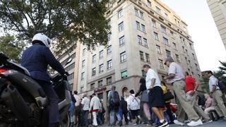 La jueza envía a juicio a una trama corrupta de pisos turísticos en Barcelona