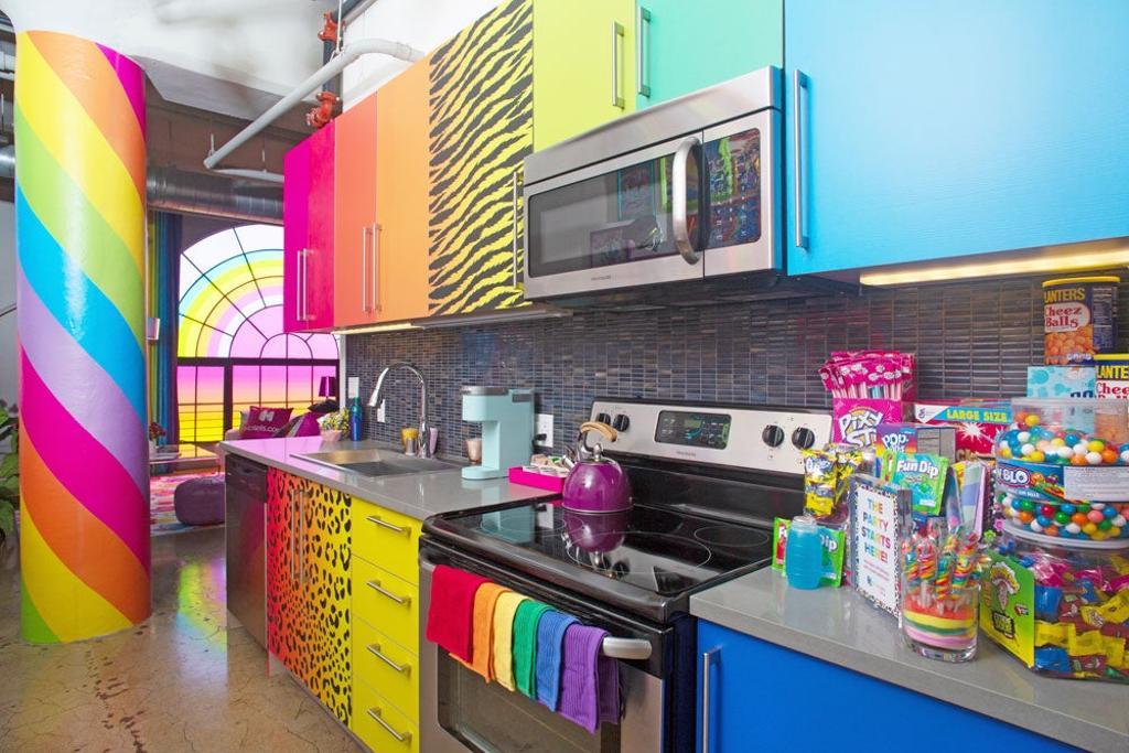La cocina del apartamento situado en el edificio Barsala de Los Ángeles.
