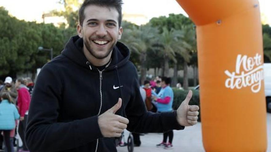 Un joven de 25 años corre 150 km de Valencia a Finestrat contra el autismo