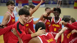 Triomf sofert d'Espanya sub-16 contra Sèrbia per ser primer de grup (95-97)