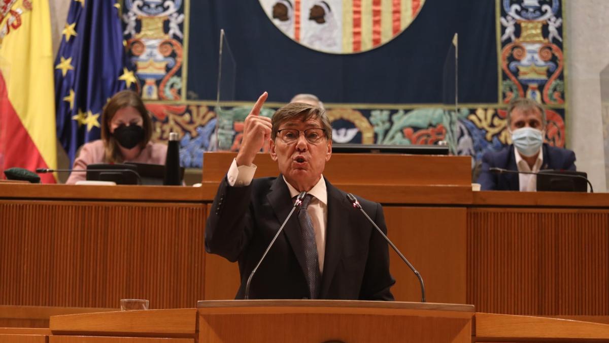 Arturo Aliaga, durante su intervención en el debate.