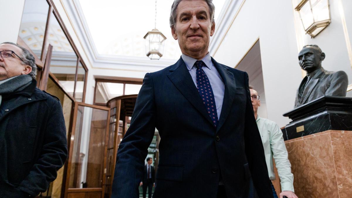 Feijóo a Sánchez: «Ahórrese sermones, decimos no a la guerra y no a su Gobierno»