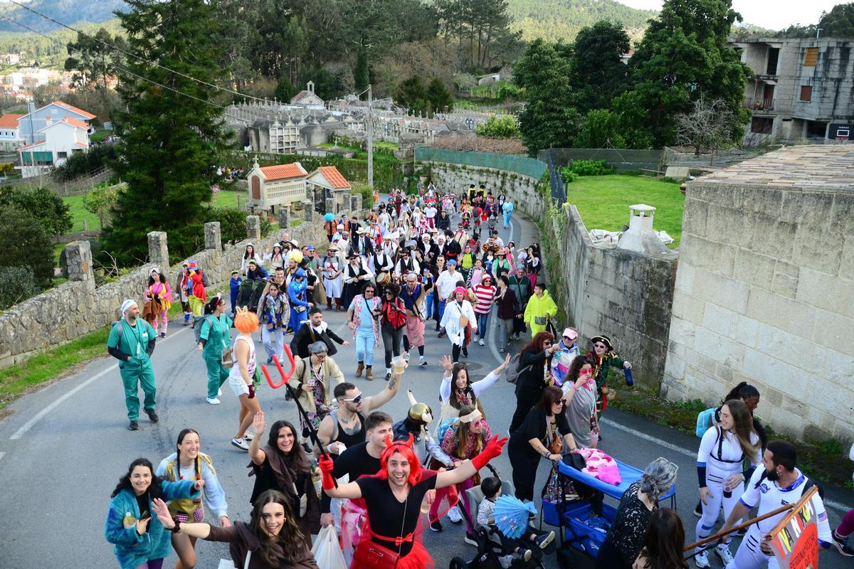A primeira xornada do tradicional Entroido do Hío en imaxes (II)