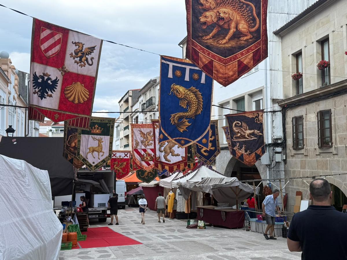 Ambientación de temática medieval en las calles de Noia.
