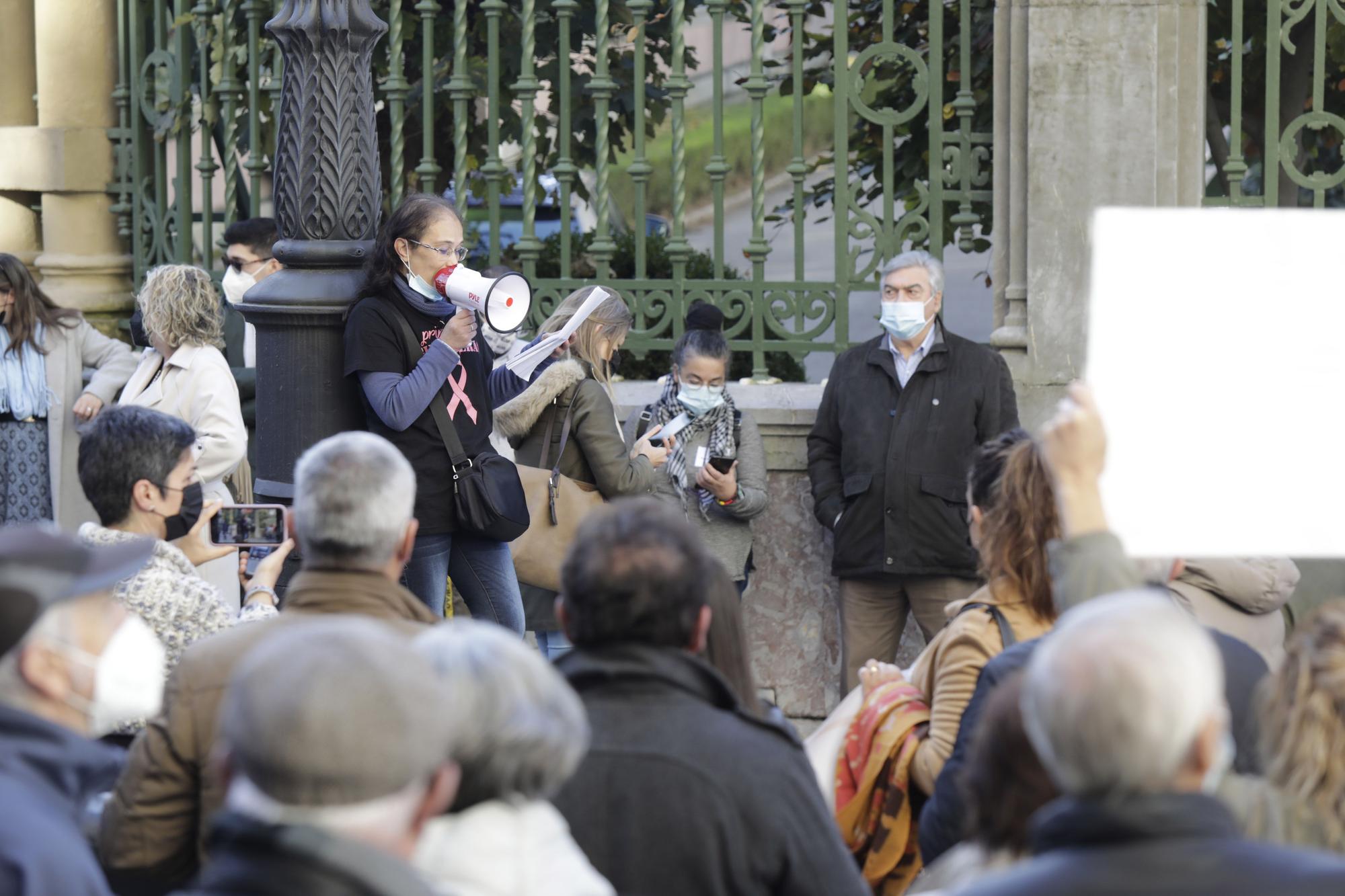 "Todos somos Jarrio" se manifiesta en Oviedo: "Luchamos porque el hospital esté bien"