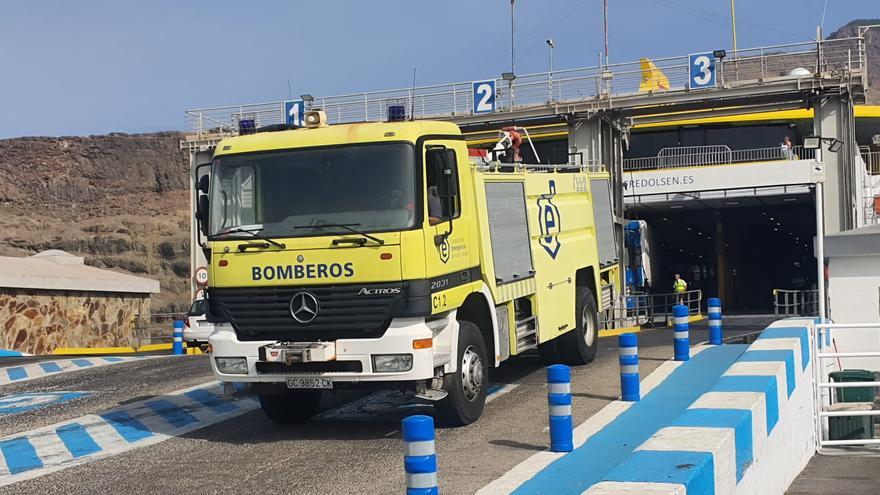 Efectivos del Consorcio de Emergencias de Gran Canaria parten hacia Tenerife