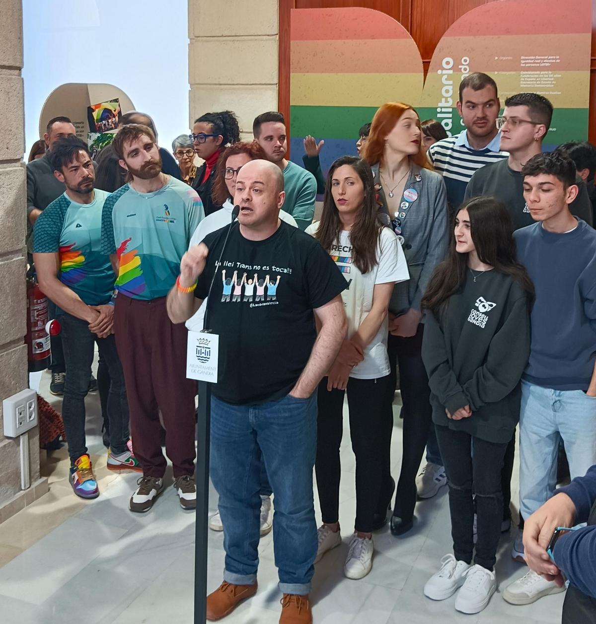 Representantes de colectivos LGTBI.