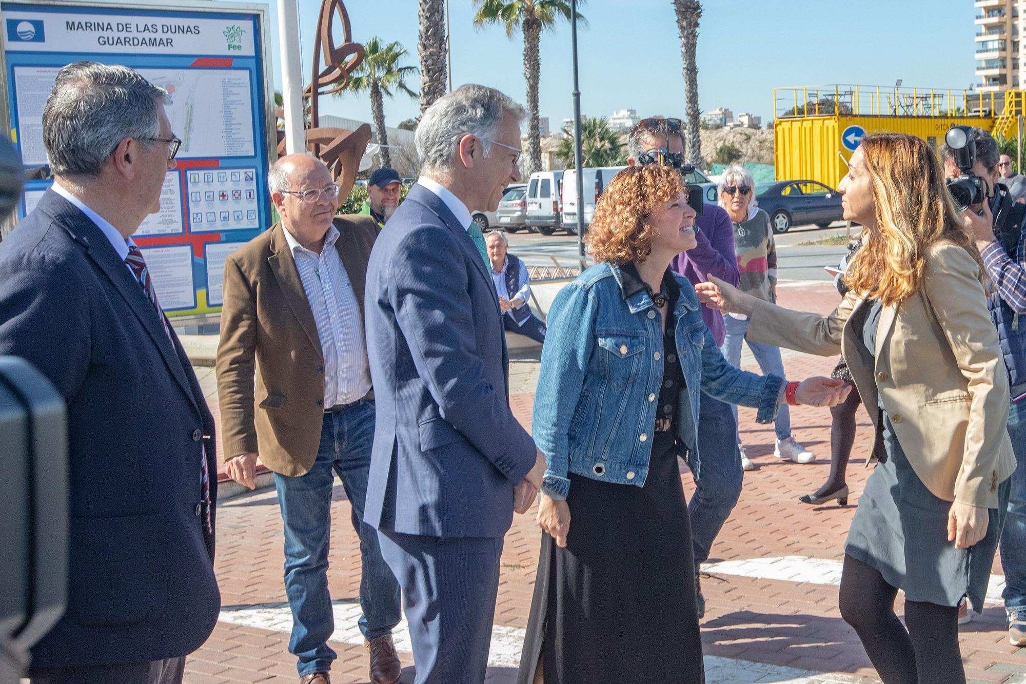 Visita de Ximo Puig a la desembocadura del Segura en Guardamar para anunciar los proyectos contra inundaciones