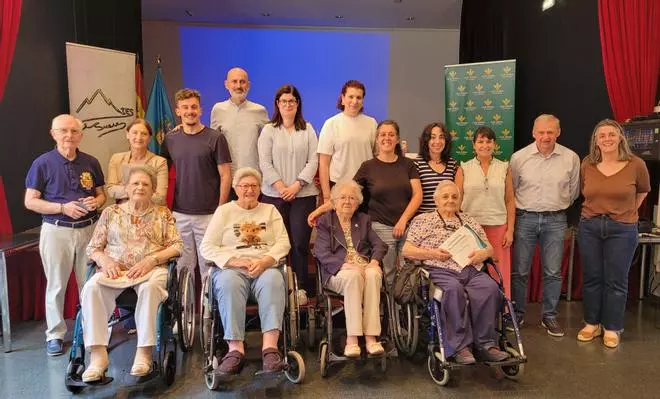 Emotivo acto en el instituto de Arriondas