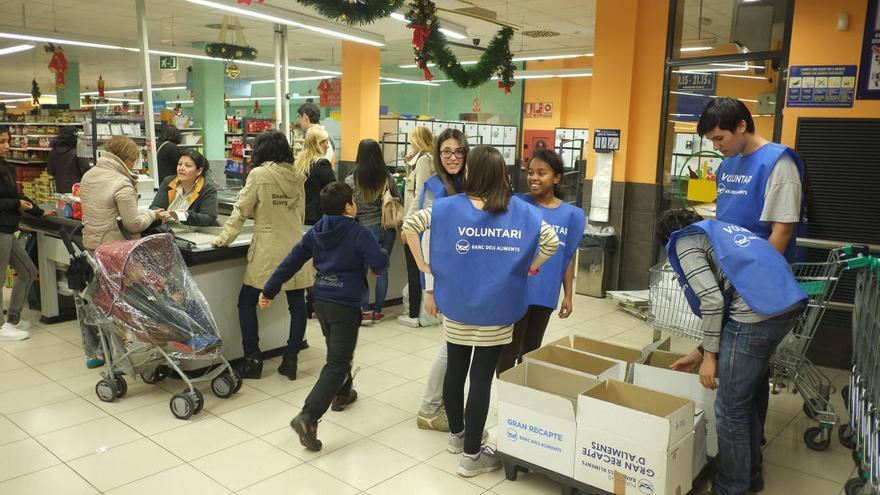 Nombrosos voluntaris seran a les zones comercials