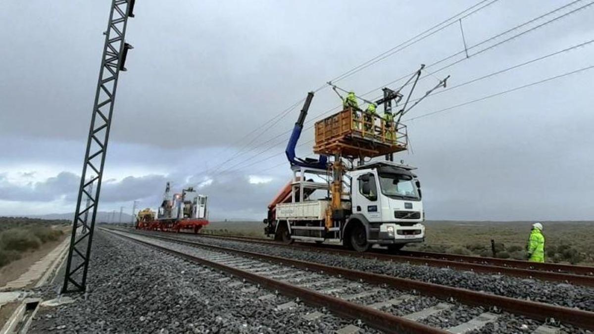 Las obras se desarrollarán en el tramo ferroviario Mérida-Puertollano, de unos 240 kilómetros de longitud.