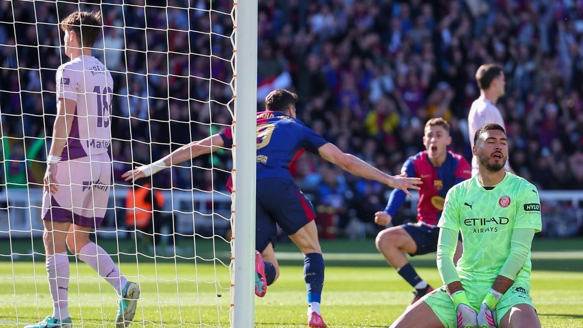 Lewandowski celebra un gol contra el Girona