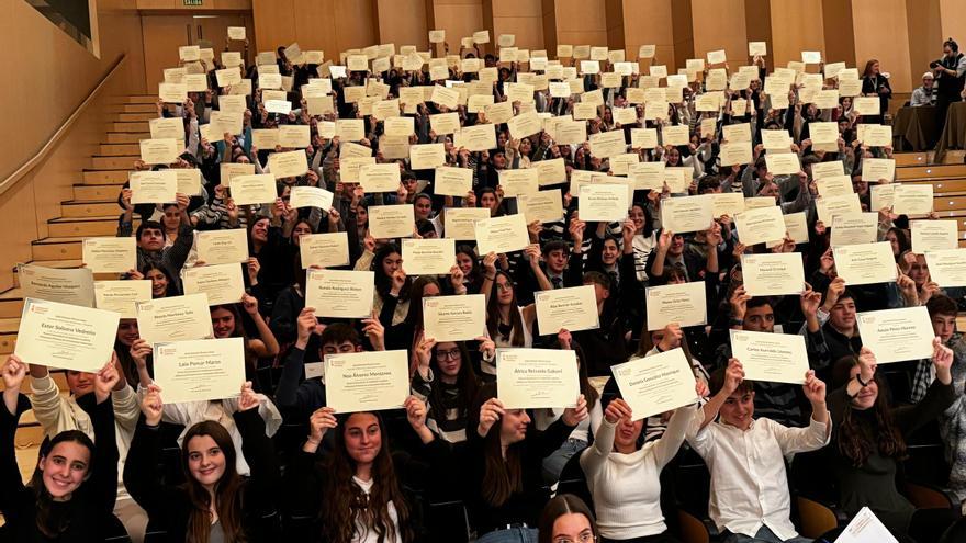 Educación premia el esfuerzo y la perseverancia de los mejores estudiantes de Castellón