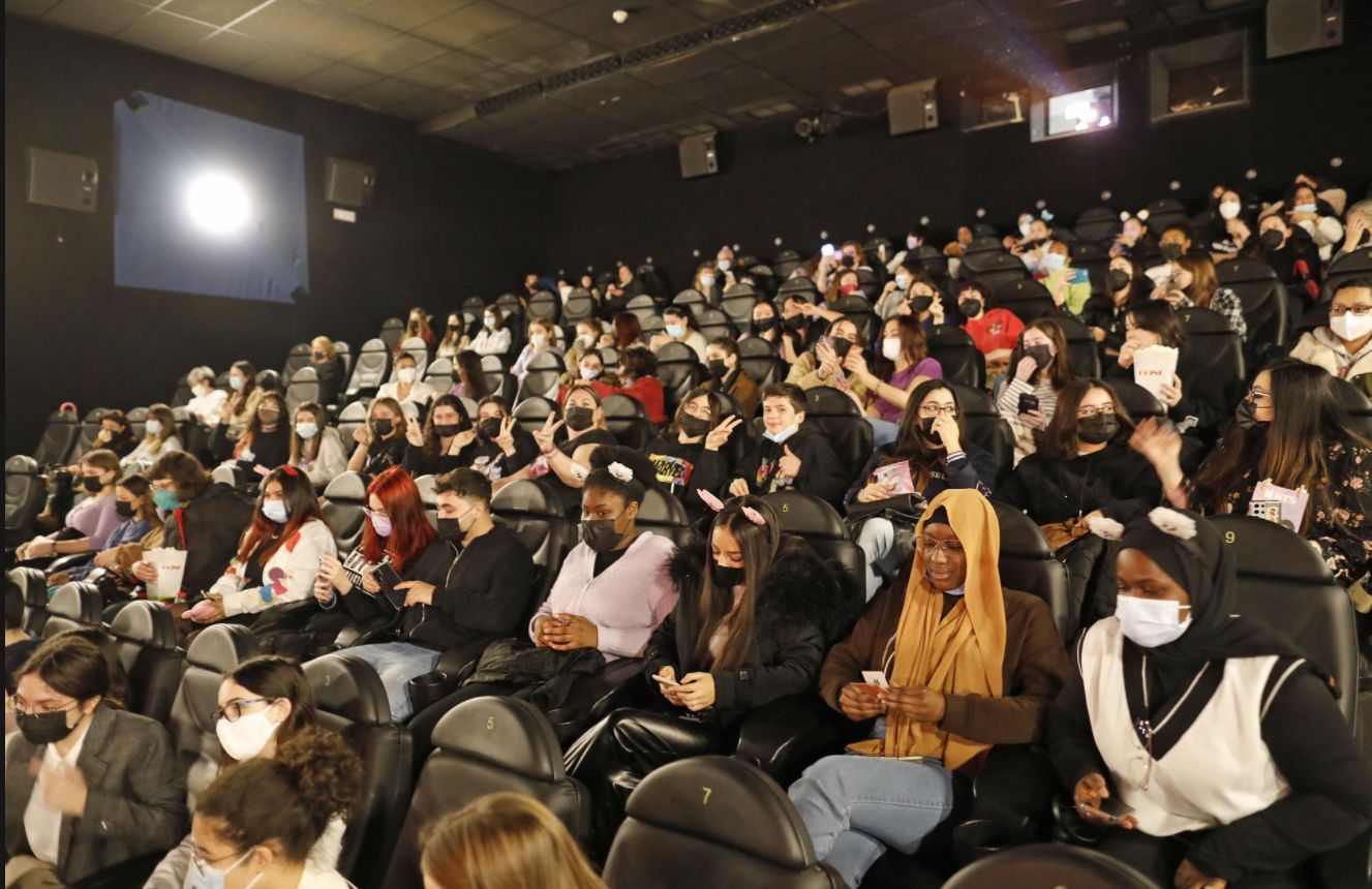 El concert de BTS en pantalla omple l'Ocine de Girona