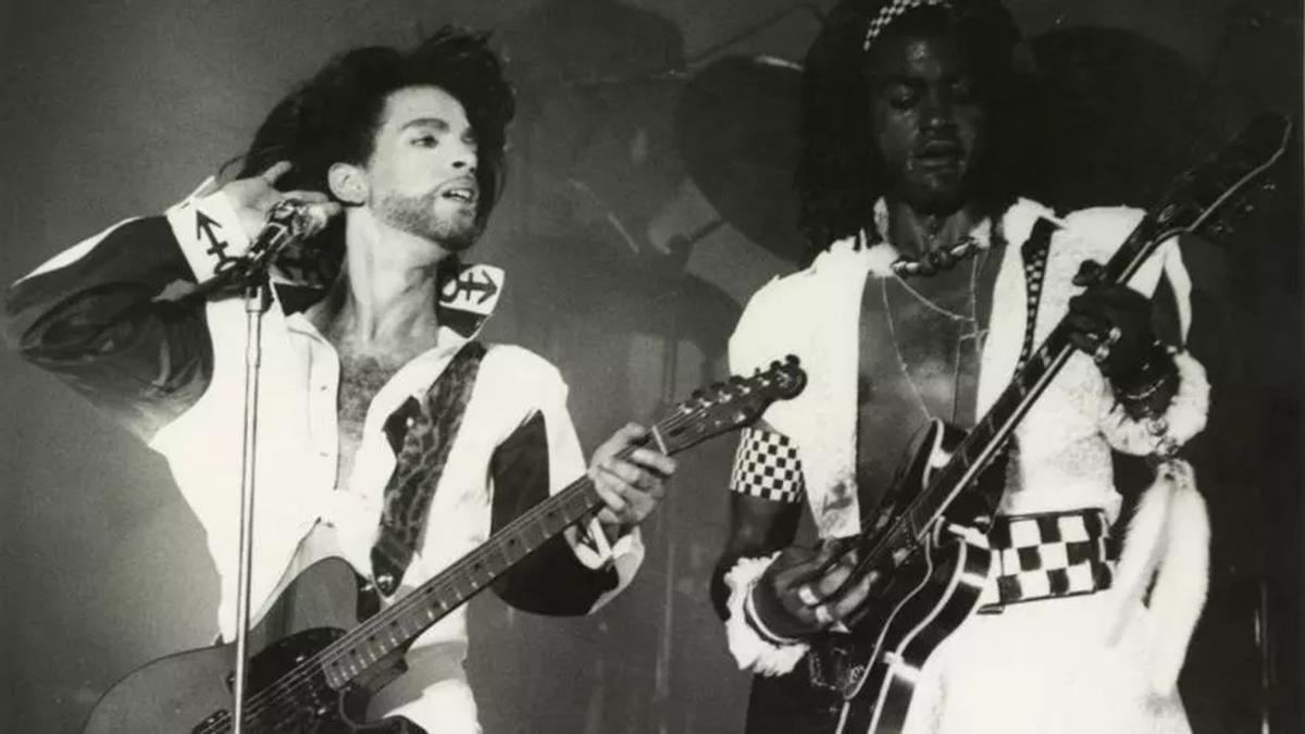 Prince durante su actuación en Mestalla en julio de 1990.