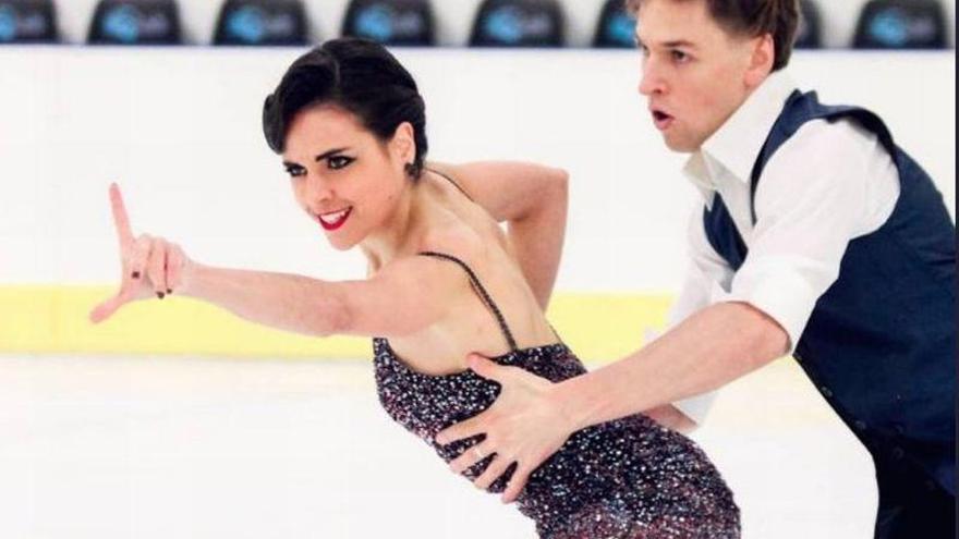 Sara Hurtado y Kirill Jalyavin, plata en patinaje artístico