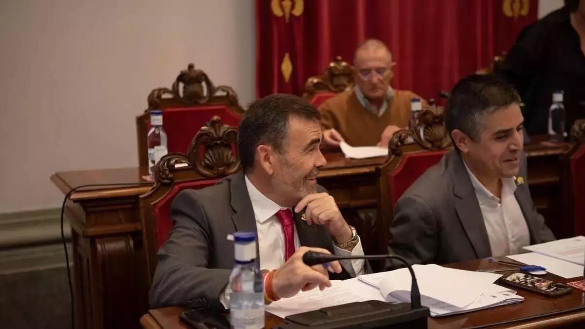 Pepe López y Jesús Giménez Gallo en un pleno el pasado mandato