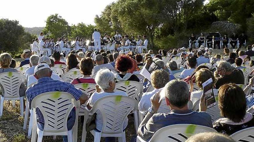 Música en el poblado de Son Fornés