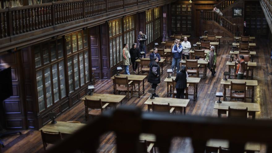 Asina son les visites empobinaes al edificiu históricu de la Universidá: el techu intelectual d&#039;Uviéu