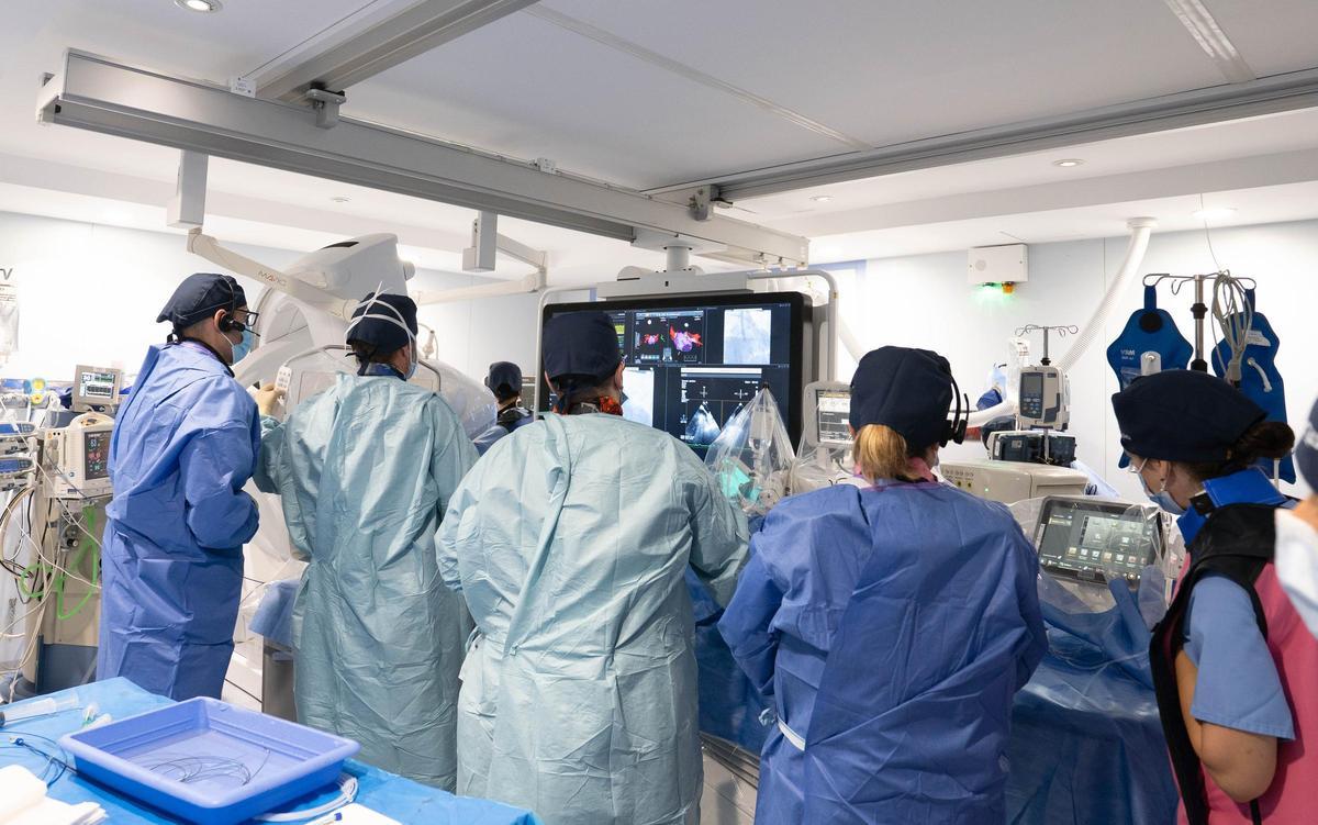 Los nuevos equipos facilitan procedimientos como cateterismos, angioplastias y colocación de stents.