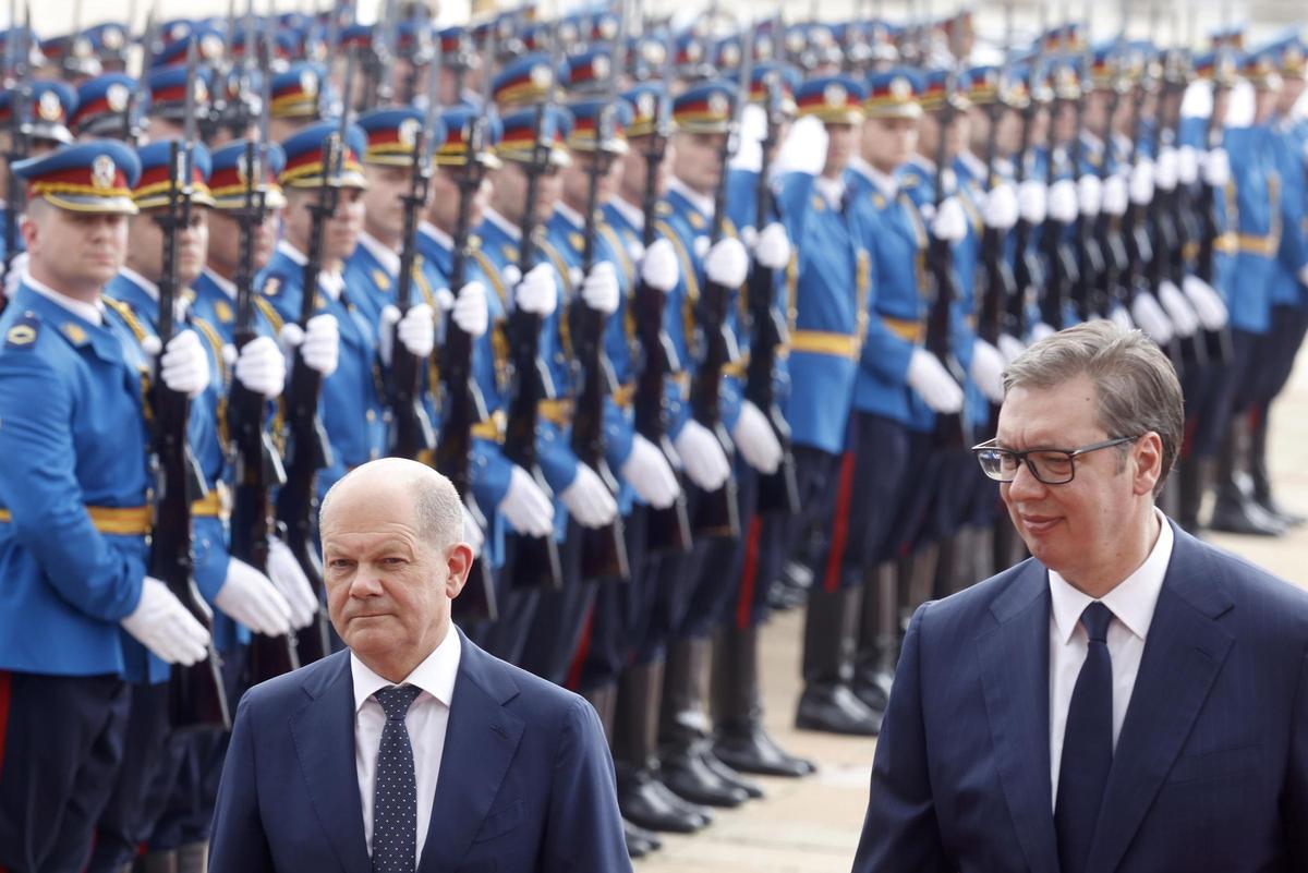 El canciller alemán Scholz y presidente serbio Vucic en un encuentro de 2022