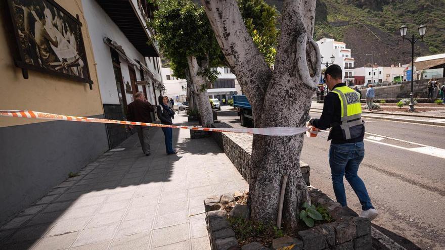 Storm Therese Triggers Coastal Road Closures Across Northwest Tenerife