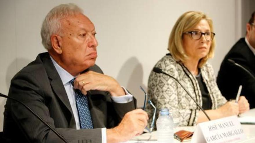 L&#039;exministre García Margallo i l&#039;exvicepresidenta Ortega, ahir.