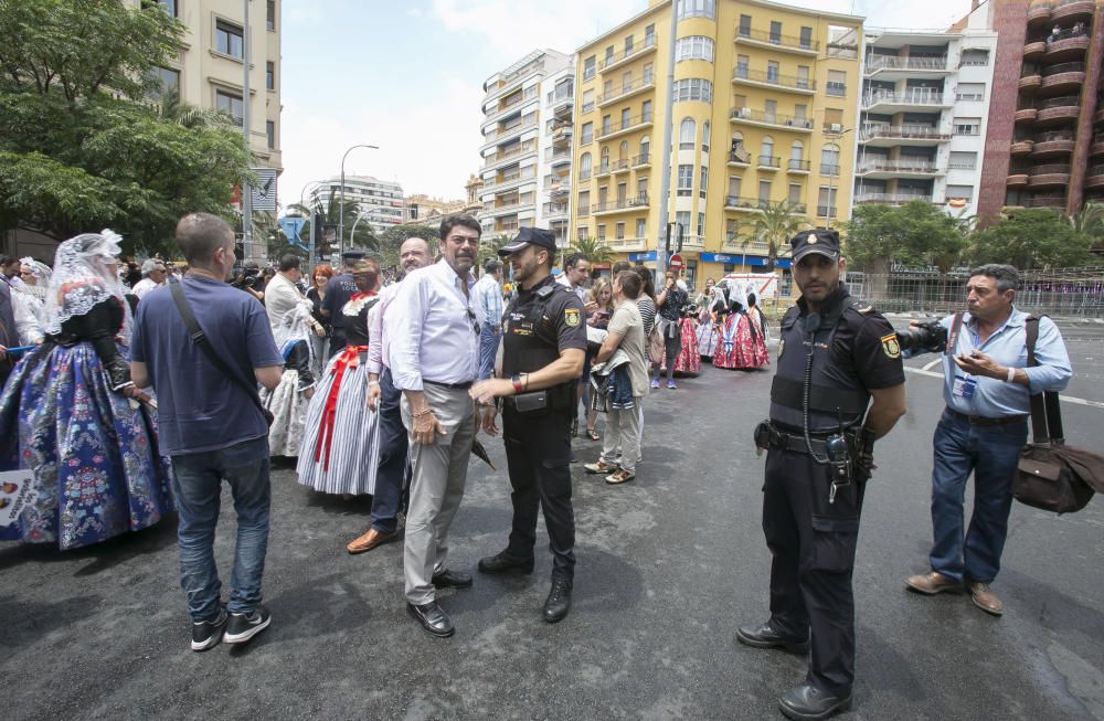 Primera mascletá de las Hogueras del 90 aniversario.