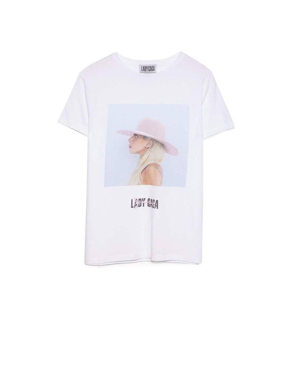 Camiseta de Lady Gaga de Stradivarius. (Precio: 12,99 euros)