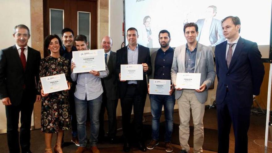 Los finalistas y premiados, ayer, en Oviedo.