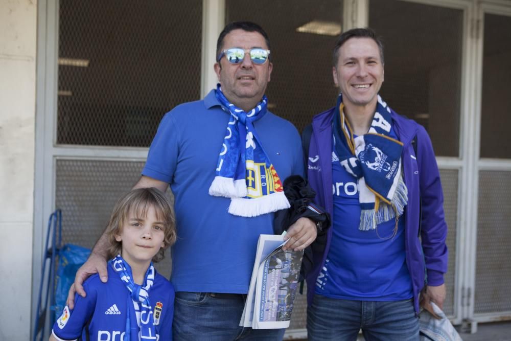 La 'Marea Azul' anima al Oviedo ante el UCAM Murcia