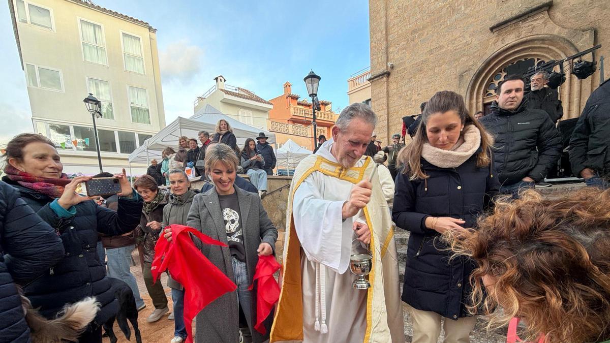 El Port d’Andratx ha celebrado este sábado sus tradicionales Beneïdes en honor a Sant Antoni