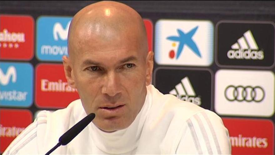 Zidane: "Ser entrenador desgasta y más en el Real Madrid"