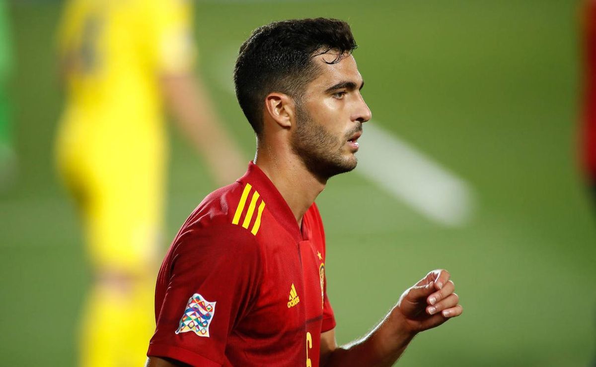 Mikel Merino viatja a Atenes després de no patir cap lesió