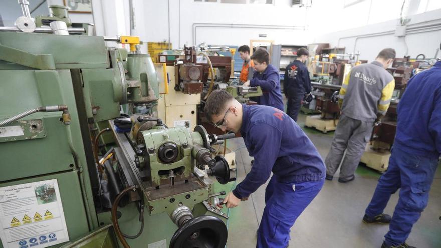 El CIFP de Avilés arranca el curso rozando el lleno: más alumnos nuevos pese a perder casi 90 plazas por la bajada de ratios