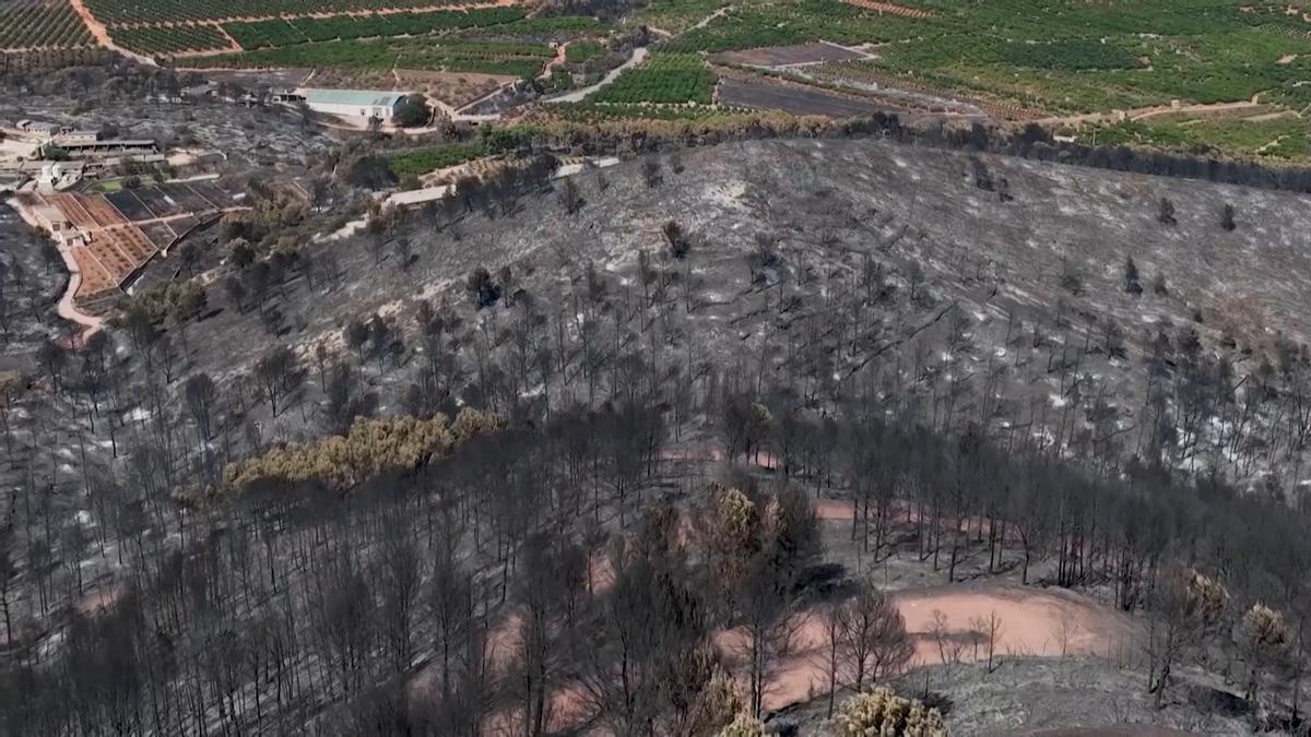 Incendio en Vall d'Uixó: consolidan el 70% del perímetro y comienzan los primeros regresos de evacuados