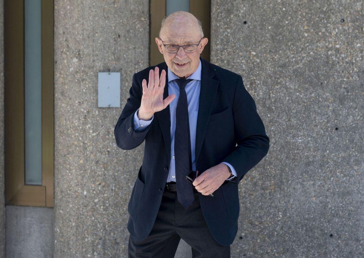 El jutge reconstrueix els tripijocs de Montoro: "La via directa és pagar"