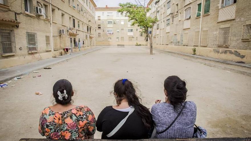 Cinco recorridos por barrios de Zaragoza muestran la ciudad de las mujeres