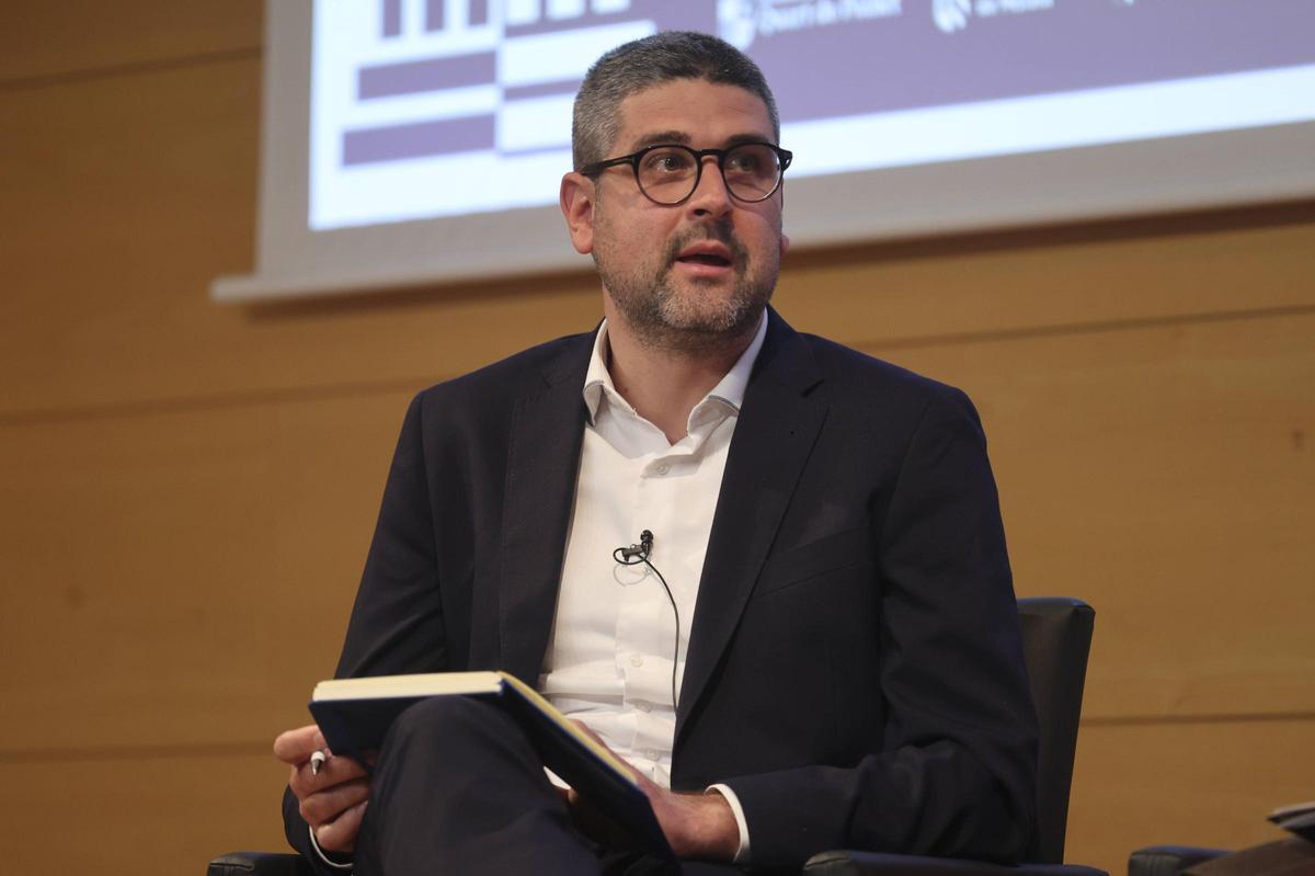 El alcalde de Tuéjar, Carlos Tarazón, durnate su intervención en el IV Foro de Municipalismo.