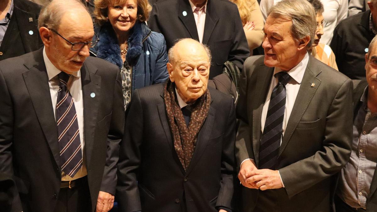 El expresident de la Generalitat, Jordi Pujol, junto a Manel Vila y Artur Mas.