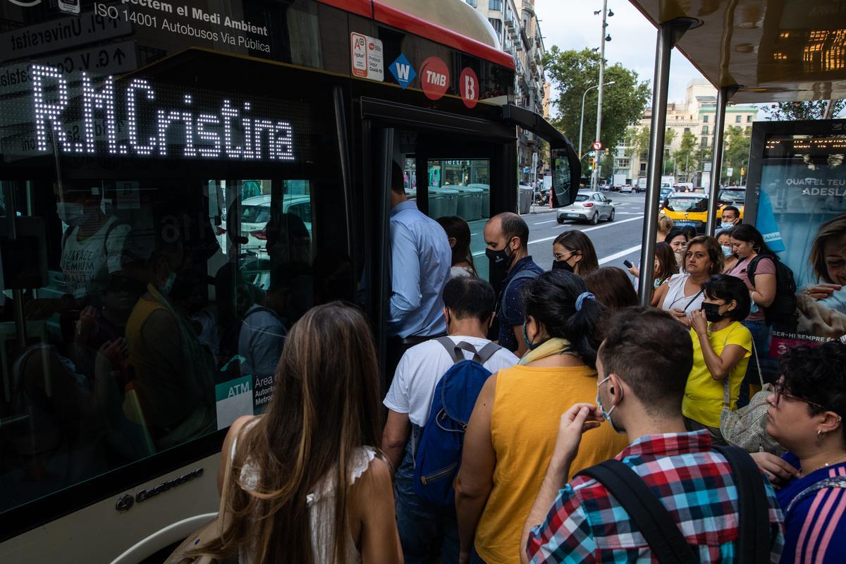 Primer día de huelga de autobuses en Barcelona