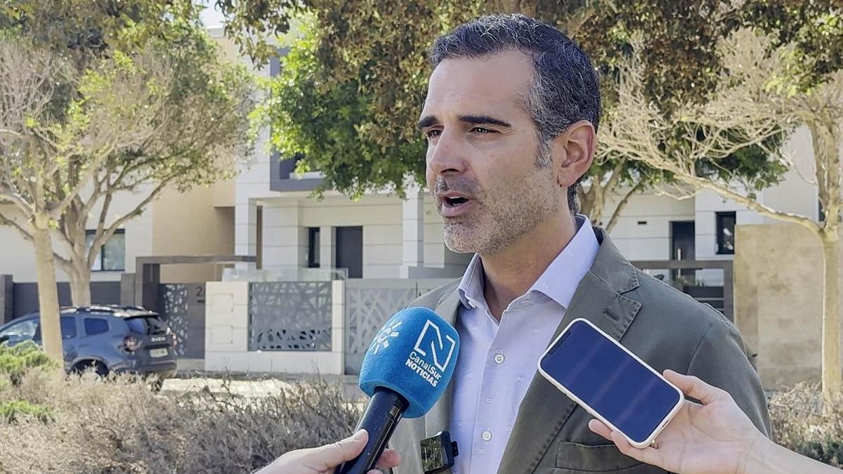 El consejero de Agricultura del gobierno de Andalucía, Ramón Fernández-Pacheco, este domingo