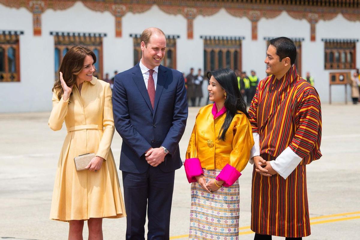 Los Duques de Cambridge junto a los reyes de Bután